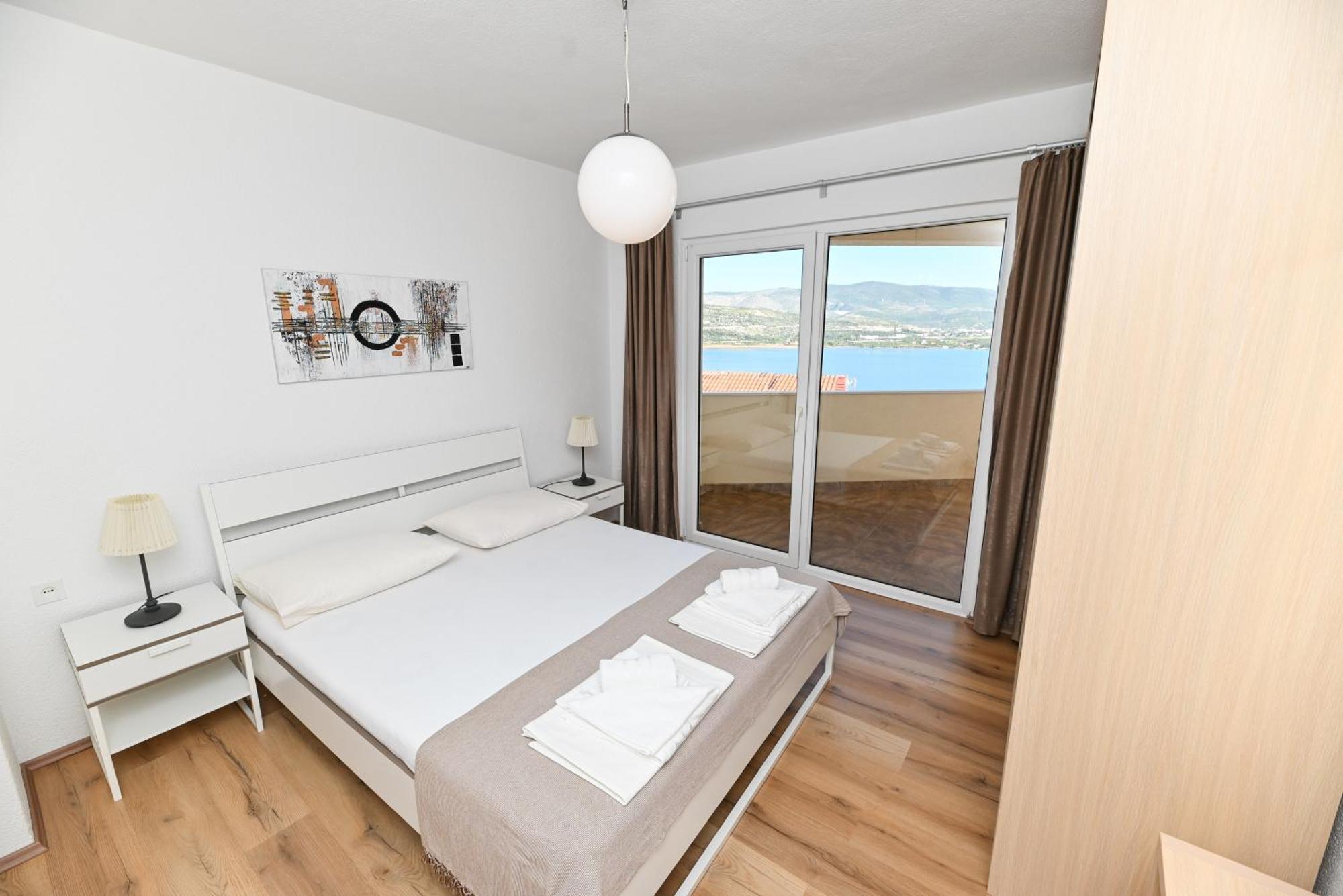 Apartments Bluesky Трогір Екстер'єр фото