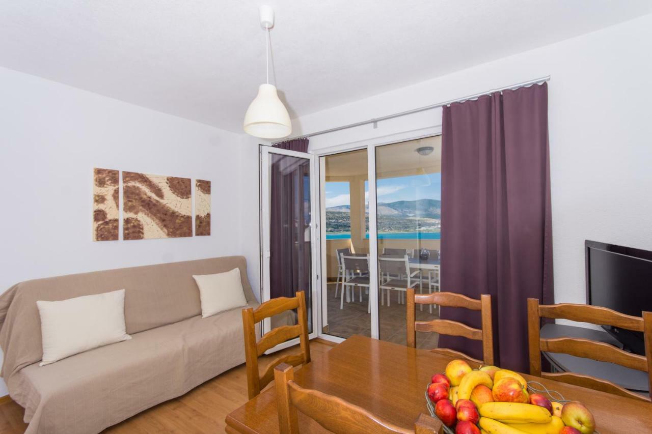 Apartments Bluesky Трогір Екстер'єр фото