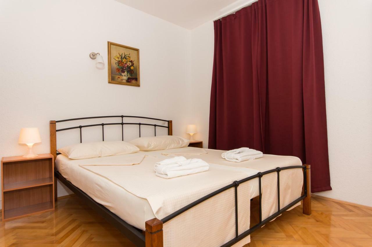 Apartments Bluesky Трогір Екстер'єр фото