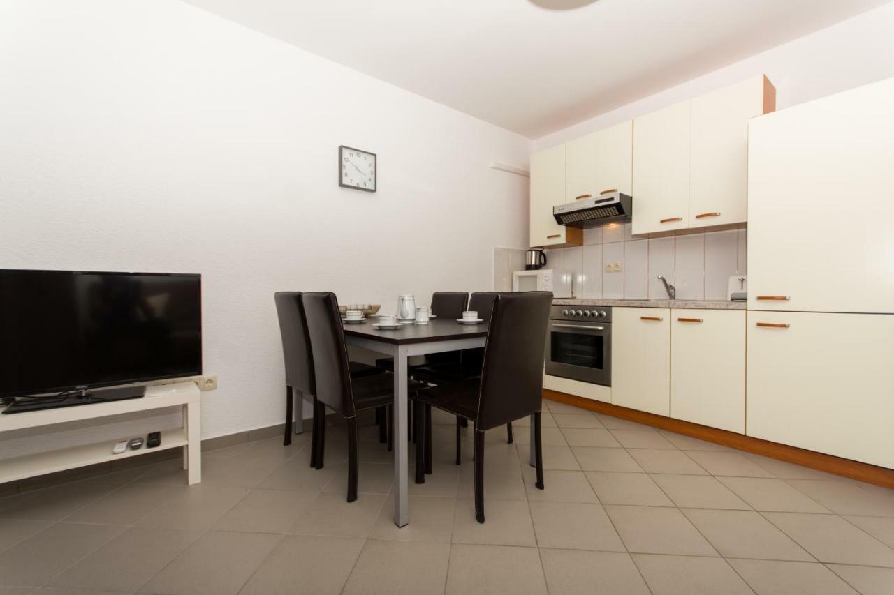 Apartments Bluesky Трогір Екстер'єр фото